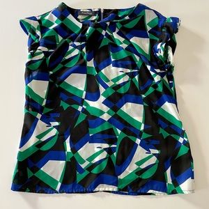 Cute short sleeved patterned blouse